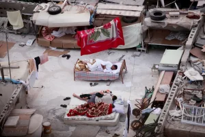 در مورد 137 دلار هزینه‌ی اجاره‌ی مسکن، کارگری از اوگاندا می‌گوید که “این قانون بی‌فایده است. چراکه با این پول فقط می‌توان یک تشک و سرپناه بیرون از کارگاه فراهم کرد”.